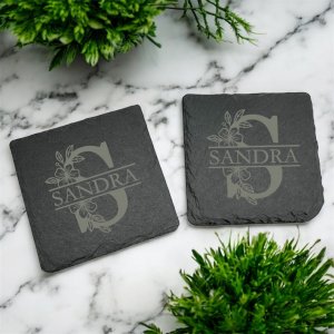 Skifferunderlägg med gravyr - Monogram blommor