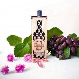 Vinlåda stående - Med namn