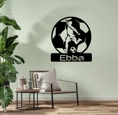 Fotbollstavla i trä med namn