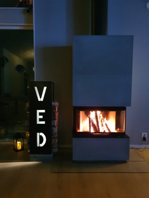 Vedställ svart med belysning